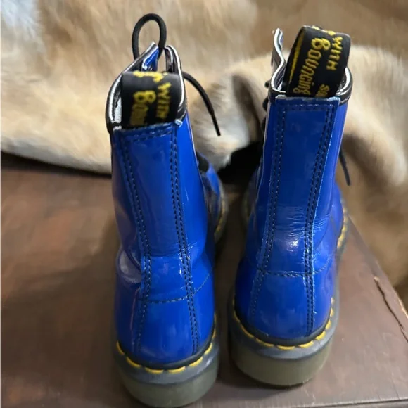 Dr. Martens Blue Patent Leather Combat Boots Sz 6 (UMRZWP) - Picture 4 of 8